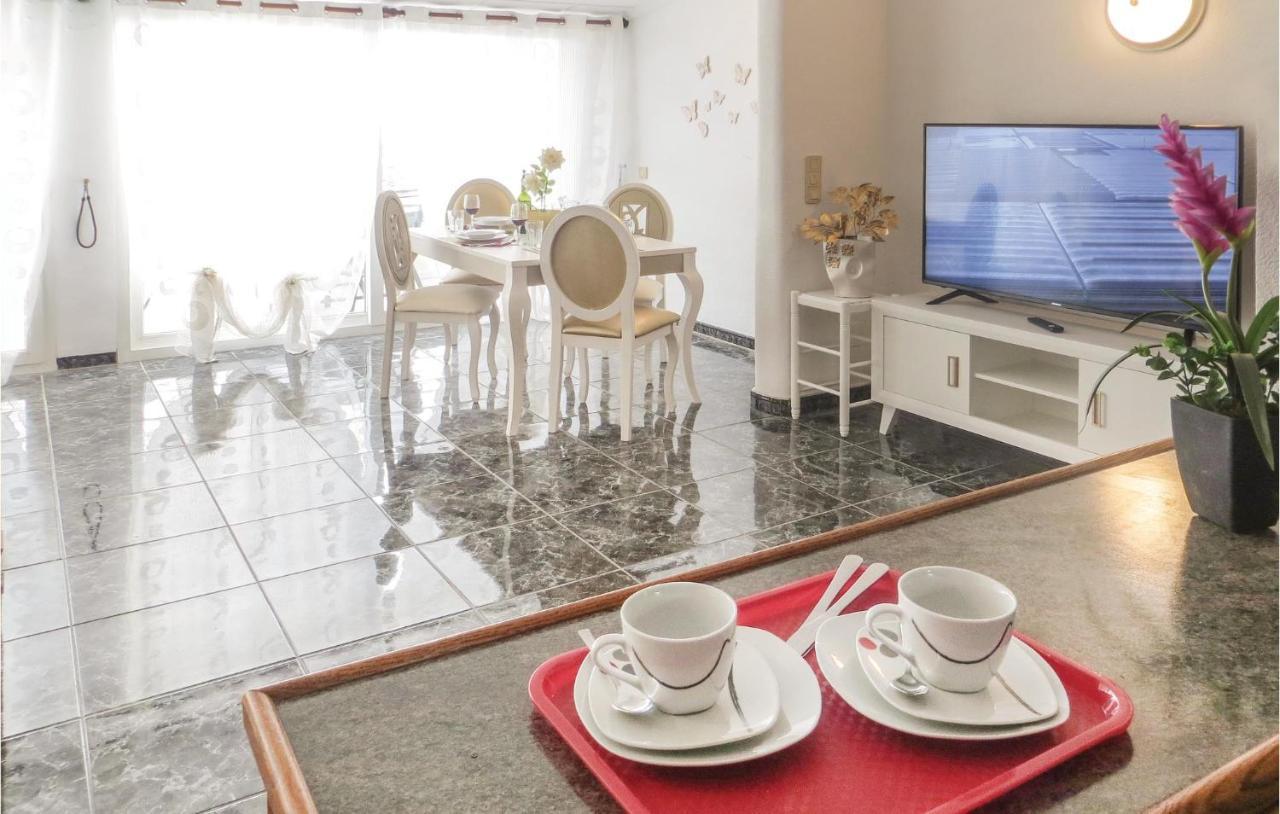 2 Bedroom Stunning Apartment In Торевиеха Екстериор снимка